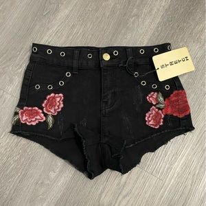 LITZ Rose Embroidered Black Shorts Size Small